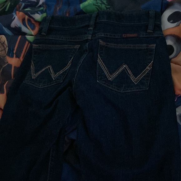 Wrangler jeans 25w 34l hardly worn. - Picture 2 of 5